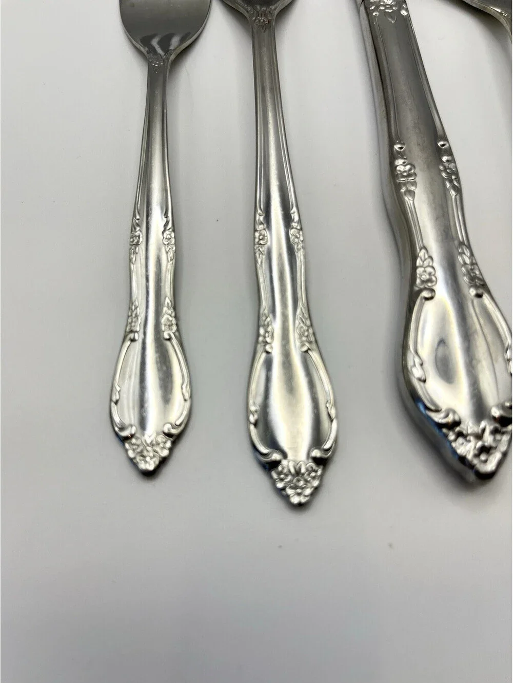Oneida Mansion Park Stainless Flatware Place setting of 5 pcs 3035.9